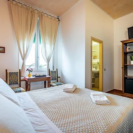 Bed & Breakfast Dimora Altea 4*