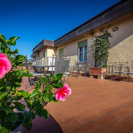 Alojamento de Acomodação e Pequeno-almoço Dimora Altea