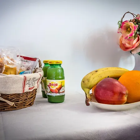 Alojamento de Acomodação e Pequeno-almoço Dimora Altea 4*